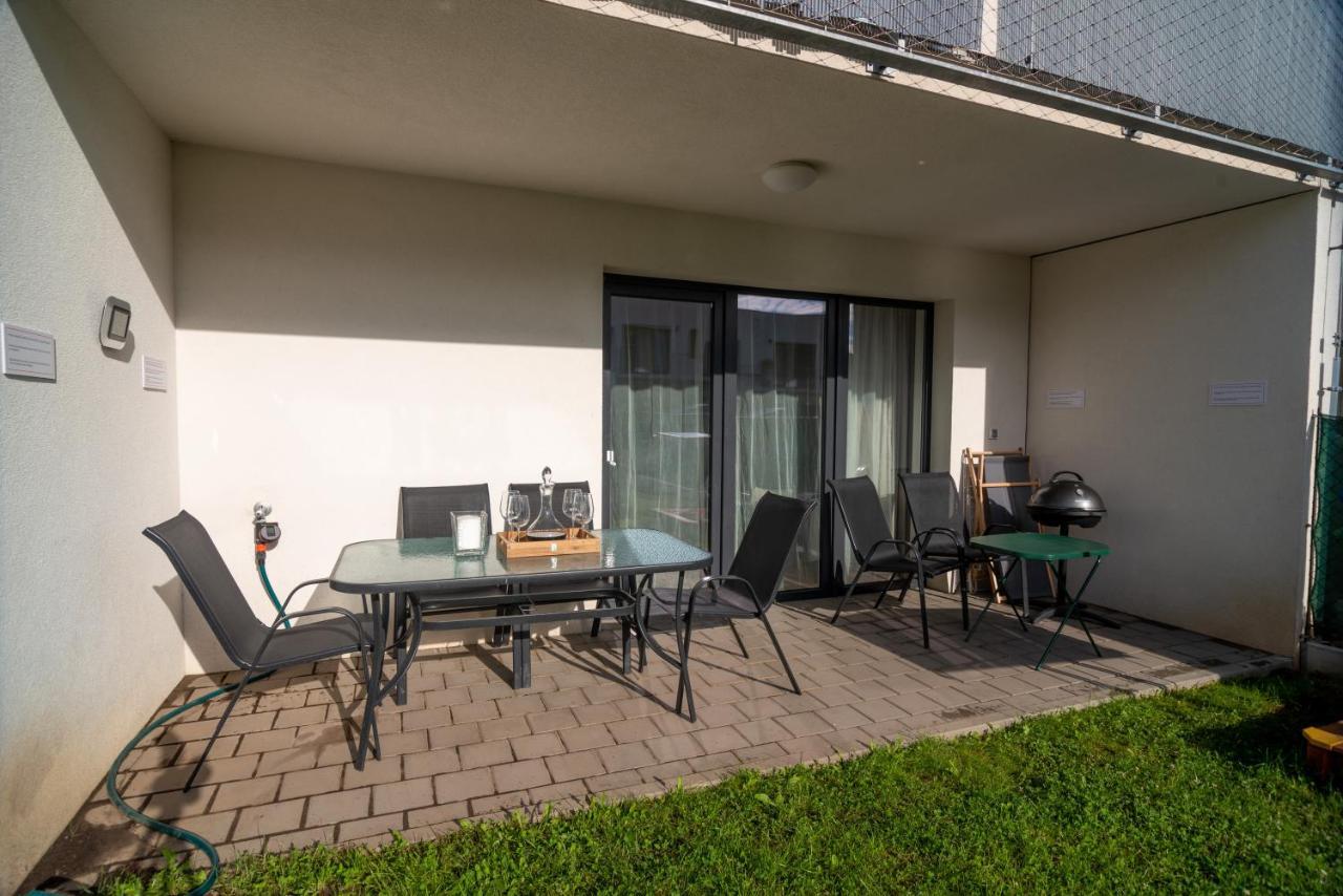 3 bed modern family house in Mikulov Villa Eksteriør billede